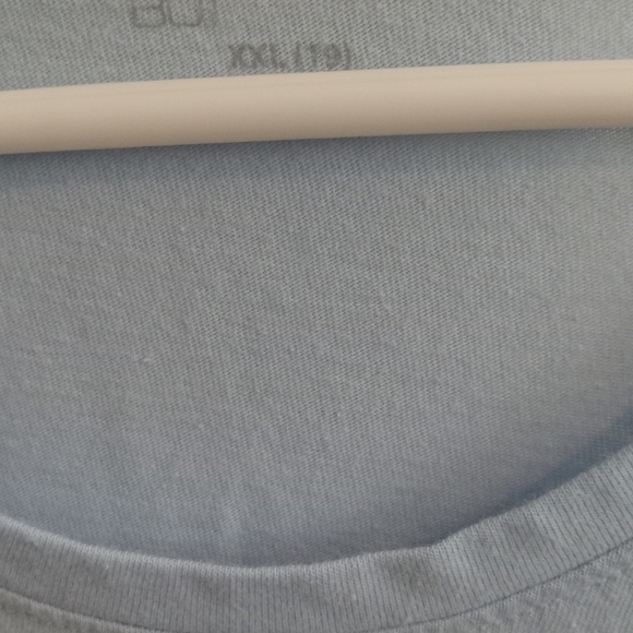 Light blue woman's shirt - Picture 3 of 3